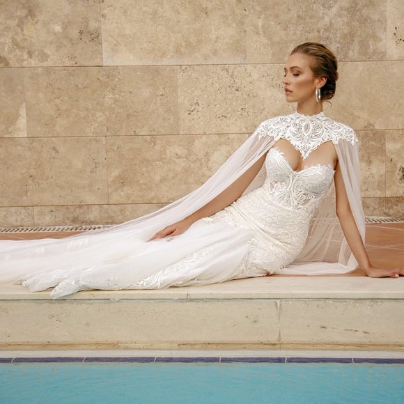 Preston Wedding Cape by Madioni - Picture 3 of 6